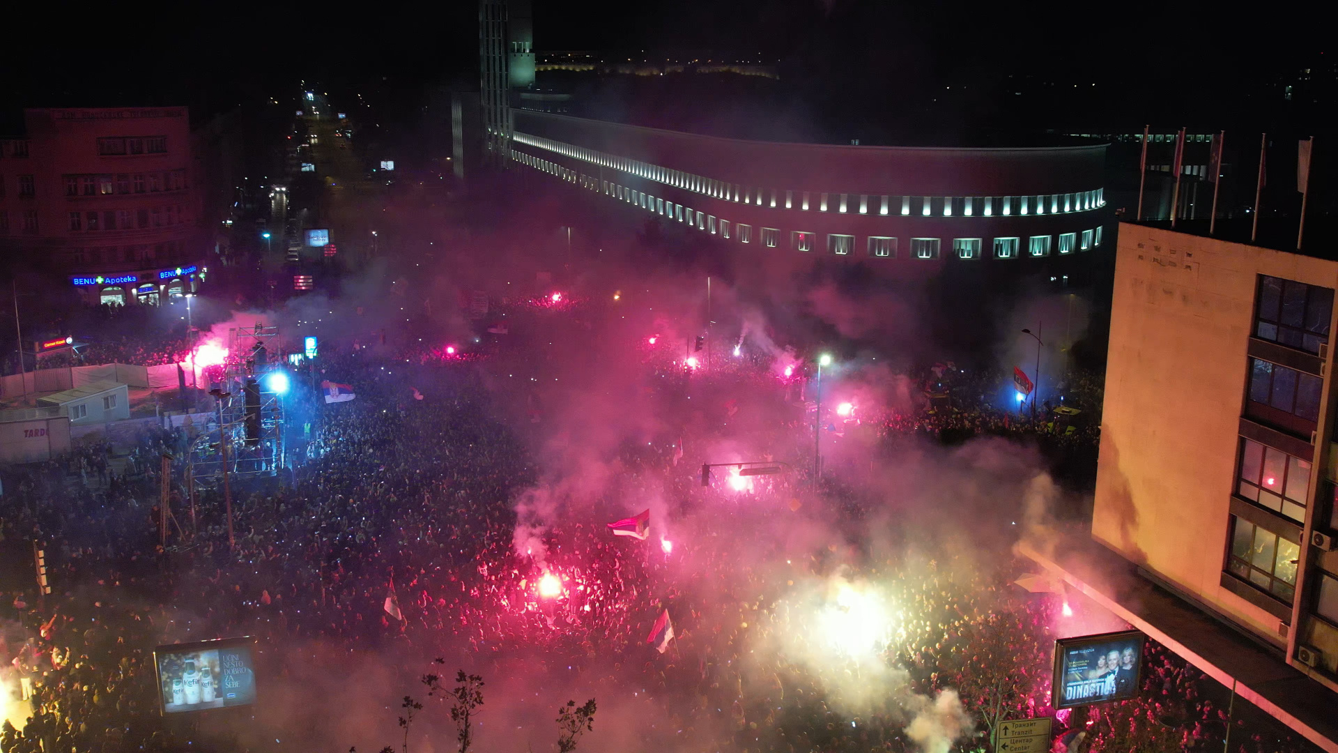 Novi Sad, skup gradjana ispred Banovine povodom pobede „Studentske liste – Studenti pobedjuju” na parlamentarnim izborima, pokrivanje